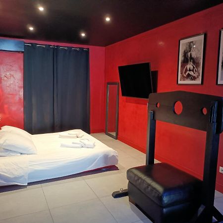 Appartement Balneo Et Sauna Prives The Red Room Mauguio Exteriör bild