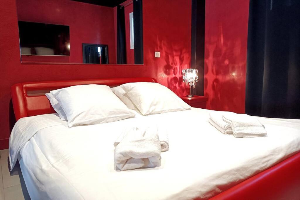 Appartement Balneo Et Sauna Prives The Red Room Mauguio Exteriör bild