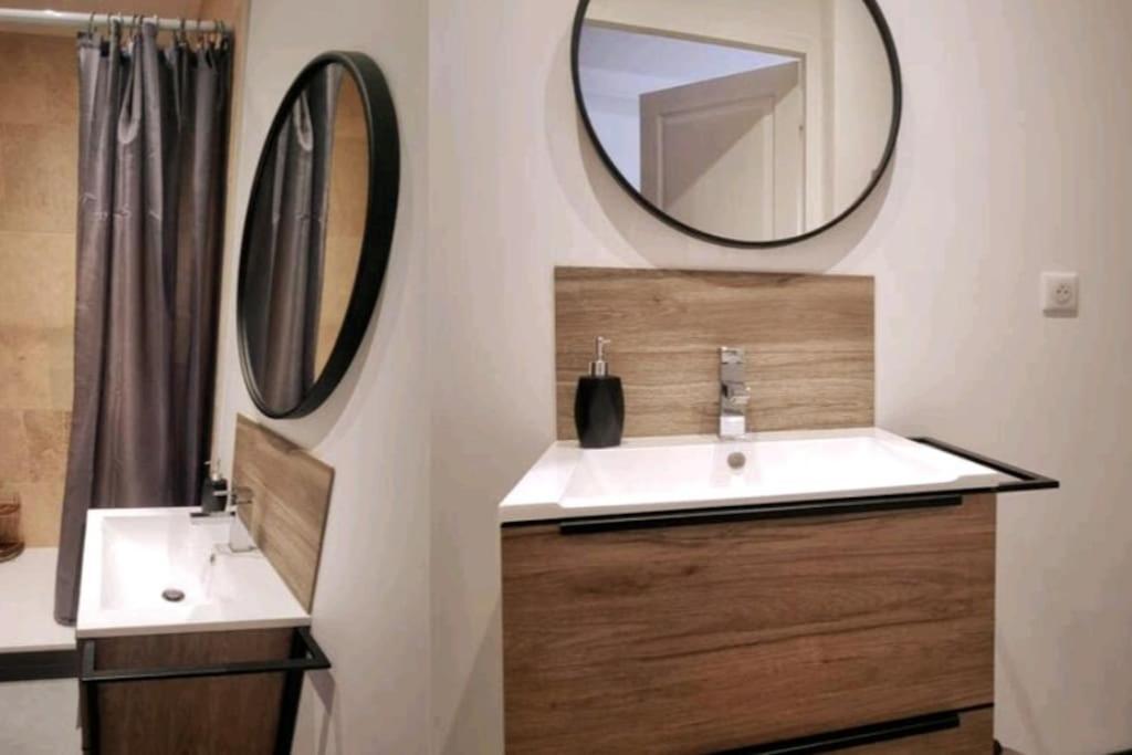 Appartement Balneo Et Sauna Prives The Red Room Mauguio Exteriör bild