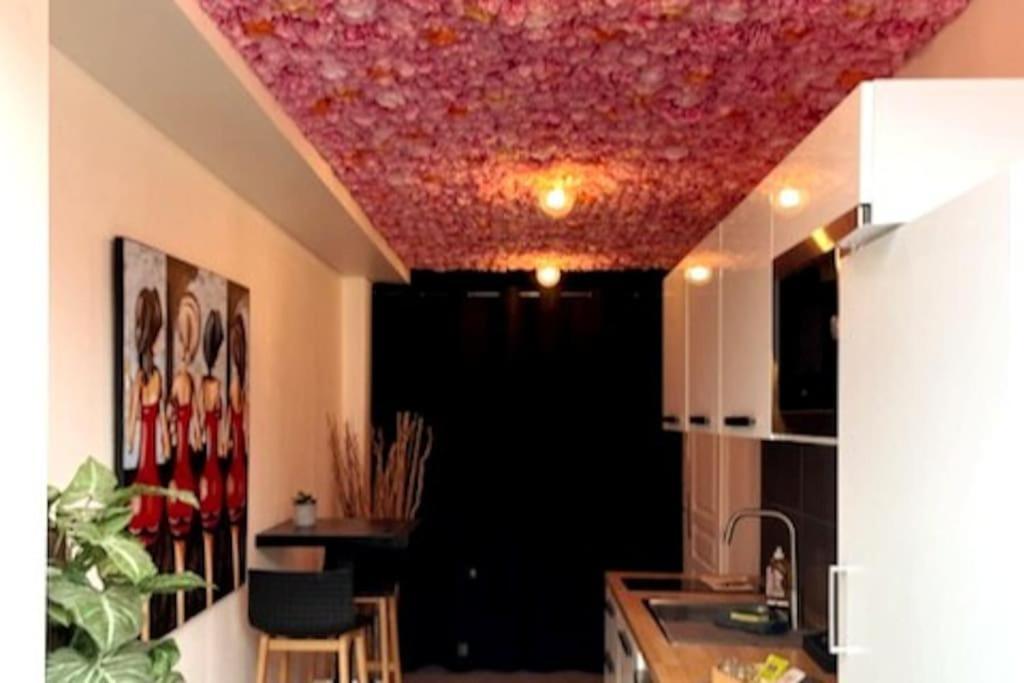 Appartement Balneo Et Sauna Prives The Red Room Mauguio Exteriör bild