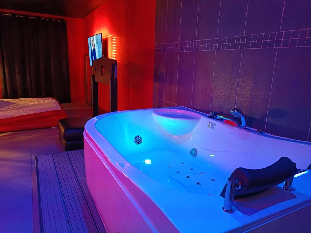Appartement Balneo Et Sauna Prives The Red Room Mauguio Exteriör bild